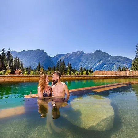 Retreat With Terrace & Sauna Chalé Neukirchen am Großvenediger