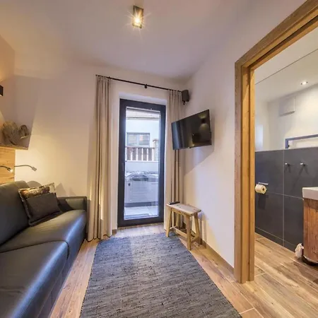 Chalé Retreat With Terrace & Sauna Neukirchen am Großvenediger