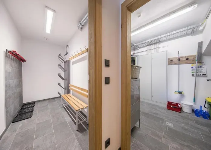 Retreat With Terrace & Sauna *